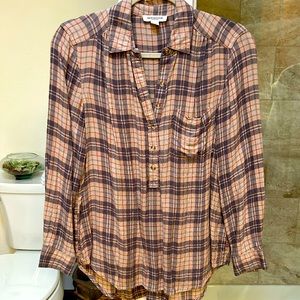 Women’s size S Beachlunchlounge plaid shirt